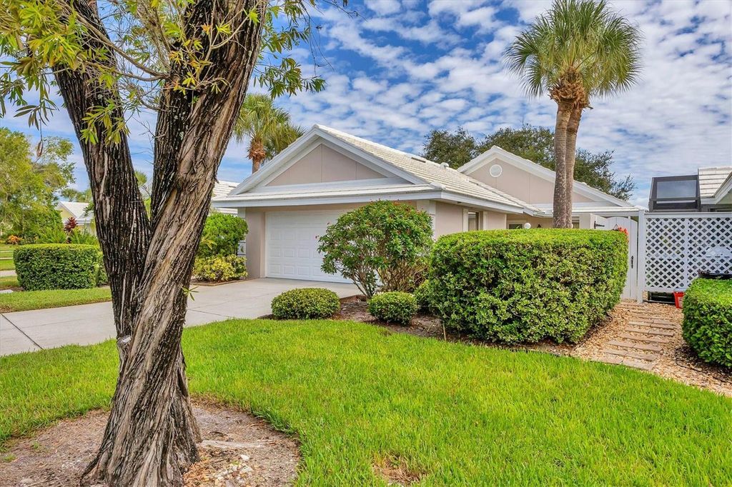 Photo of 718 Brightside Crescent Drive #10, Venice, FL 34293 (MLS # N6140935)