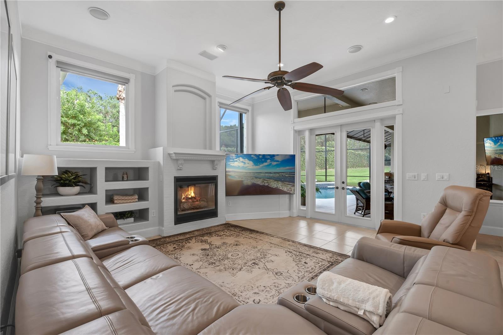 SUNSET BAY - Residential