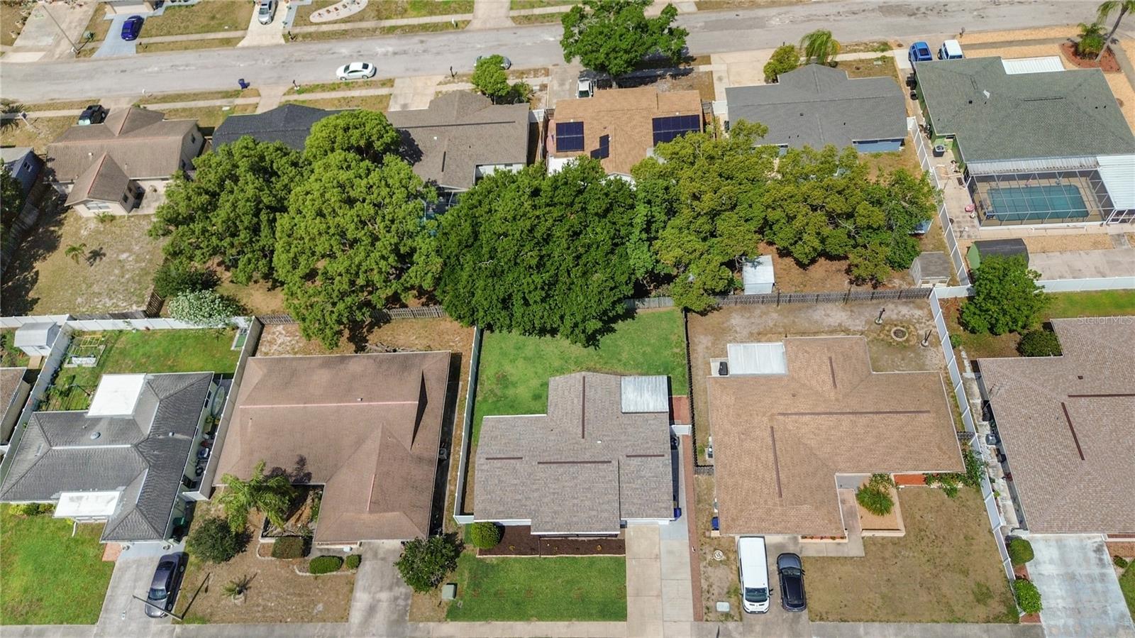 COLONIAL HILLS - Residential