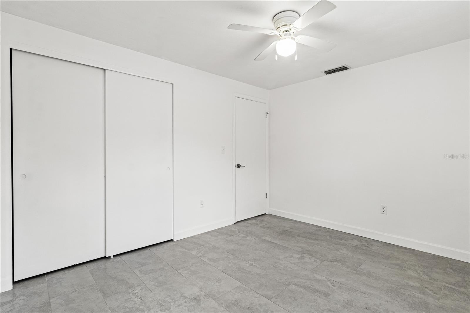 COLONIAL HILLS - Residential