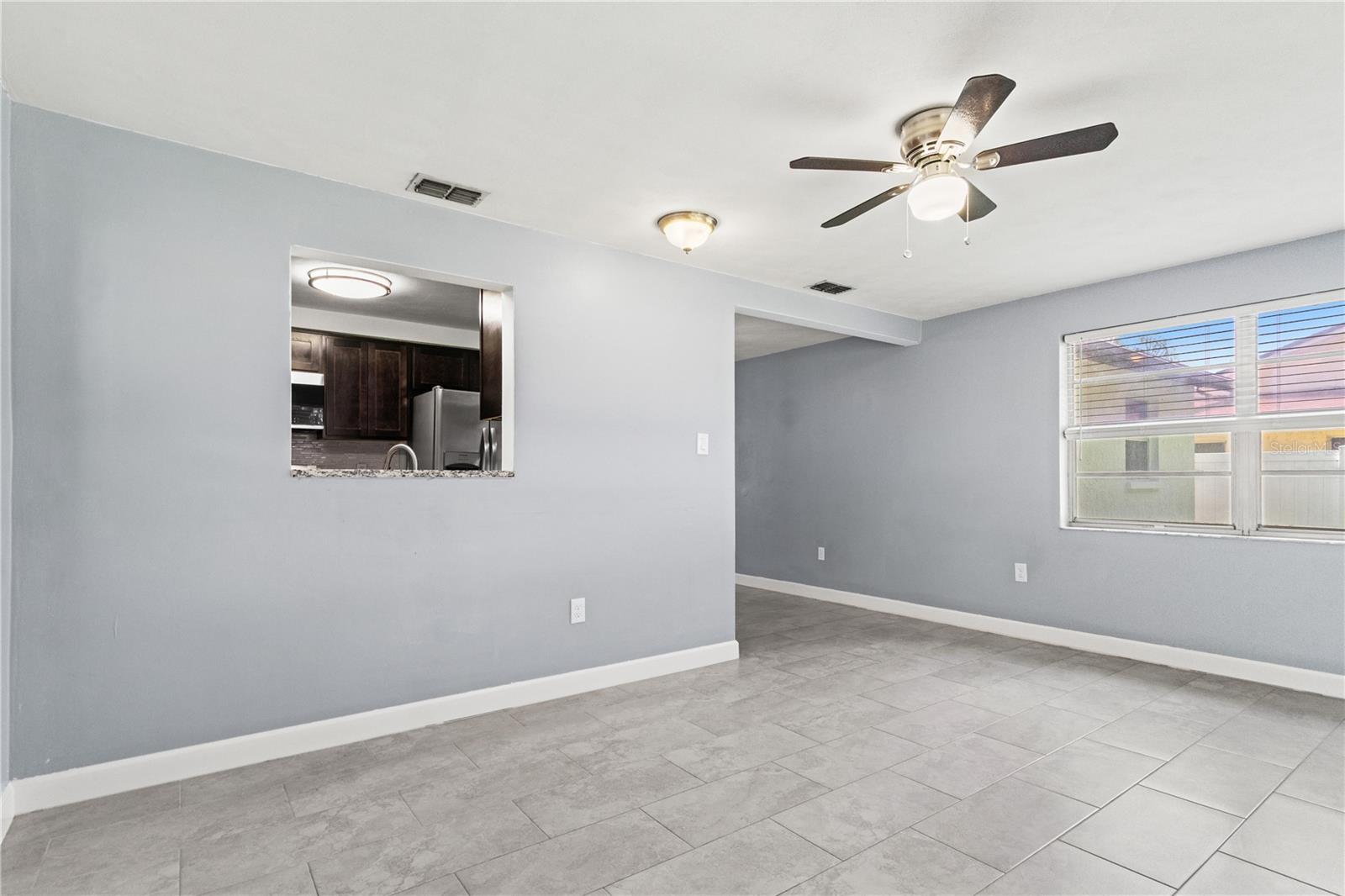 COLONIAL HILLS - Residential