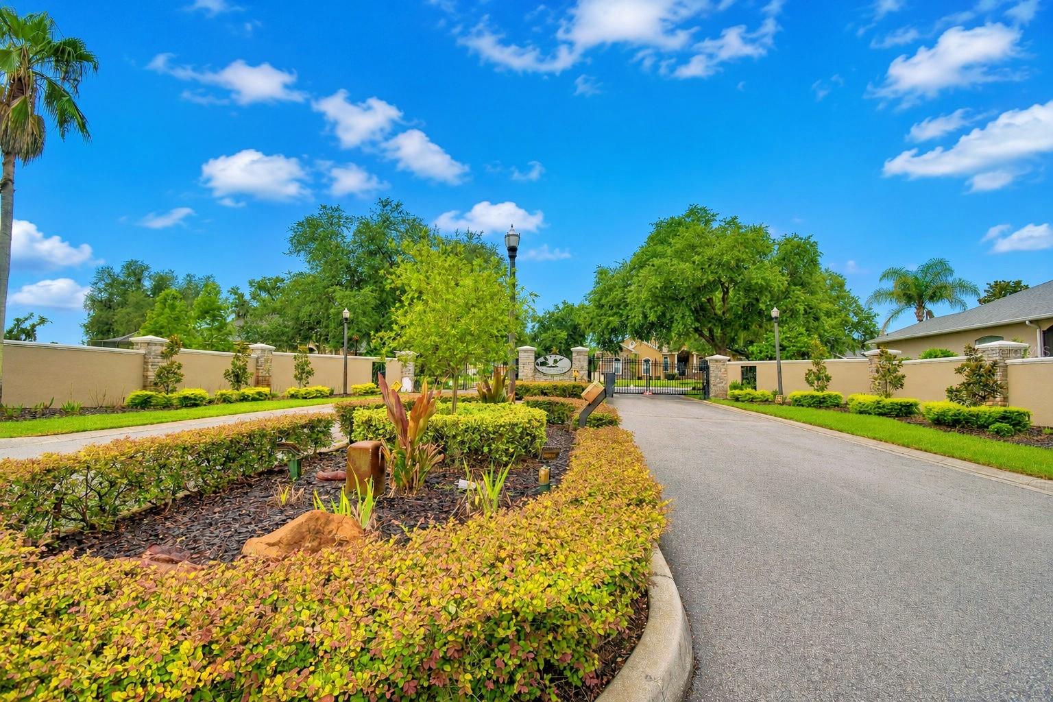 5516 BLACK HAWK LANE