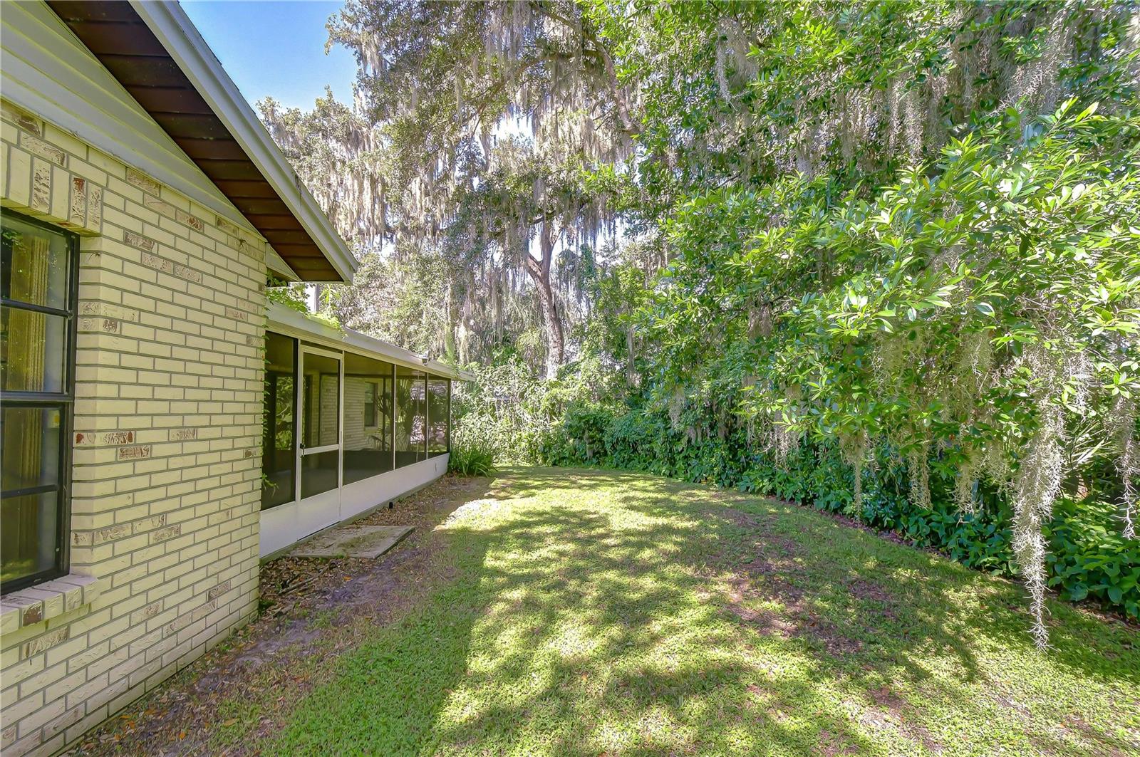 716 WESTWOOD DRIVE