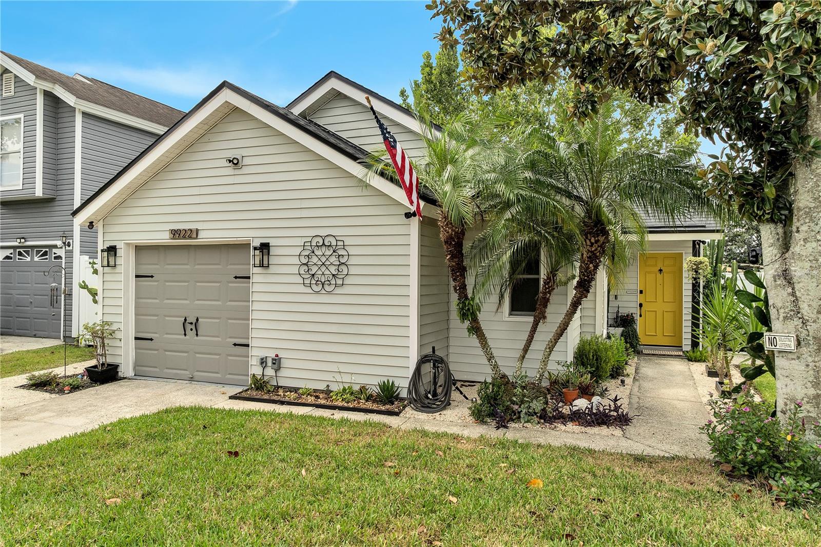 Immaculately renovated 3-bedroom, 2-bath home offering tranquil pond views and a private, fully fenced backyard retreat. Enjoy a covered and tiled back porch (2024), lush landscaping, and a modern black metal front fence that enhances curb appeal.
Interior features include tile flooring in the main living areas and kitchen, wood floors in all bedrooms, fresh interior paint (2024), and cordless roller shades in the kitchen and living room. The fully remodeled kitchen (2024) showcases quartz countertops with a waterfall edge, modern cabinetry, and updated fixtures. Bathrooms were thoughtfully renovated—primary in 2020, guest in 2023.
Recent mechanical updates: roof (2021), HVAC (2017), water heater (2022), and new drainfield with pump (June 2025). Additional upgrades include French doors to the backyard (2018), Ring doorbell, updated electrical receptacles, professionally cleaned air ducts, and a well-equipped laundry room with cabinetry and shelving.
Conveniently located near major highways and shopping. A true turn-key home offering style, function, and location.