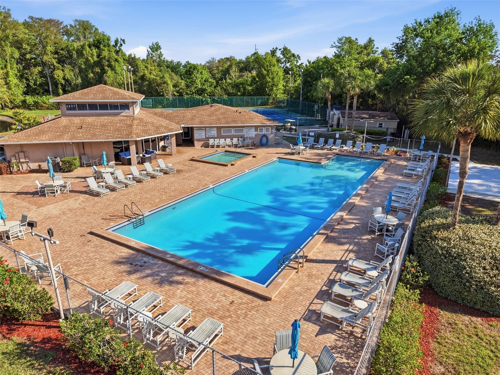 SUNNYBROOK CONDO 03 - Residential