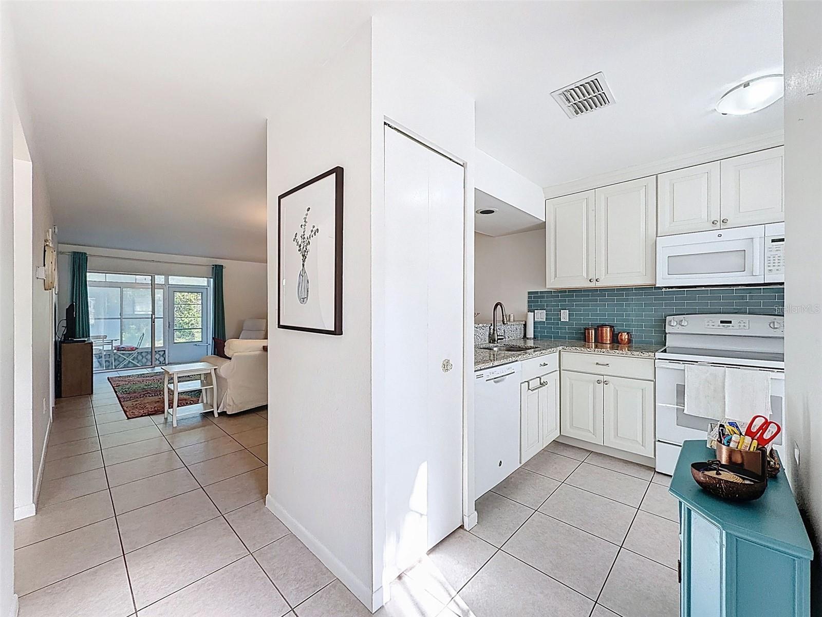 SUNNYBROOK CONDO 03 - Residential