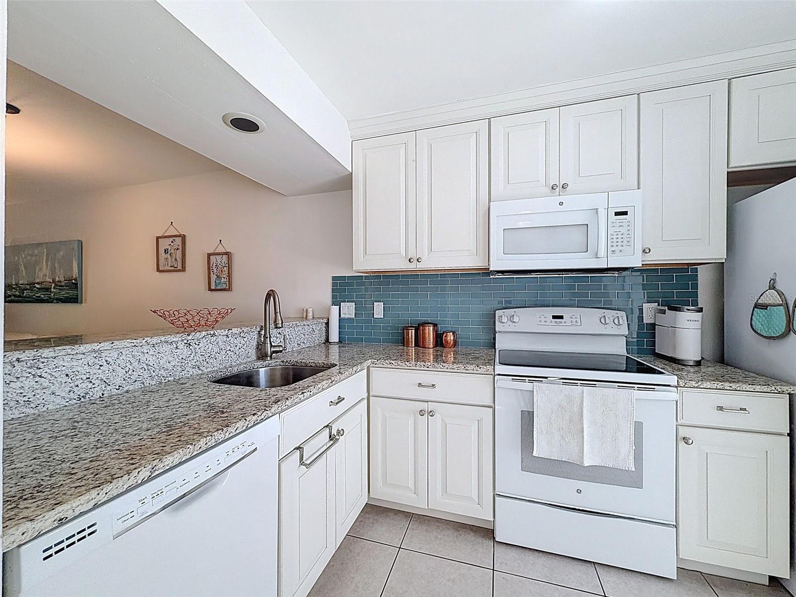 SUNNYBROOK CONDO 03 - Residential