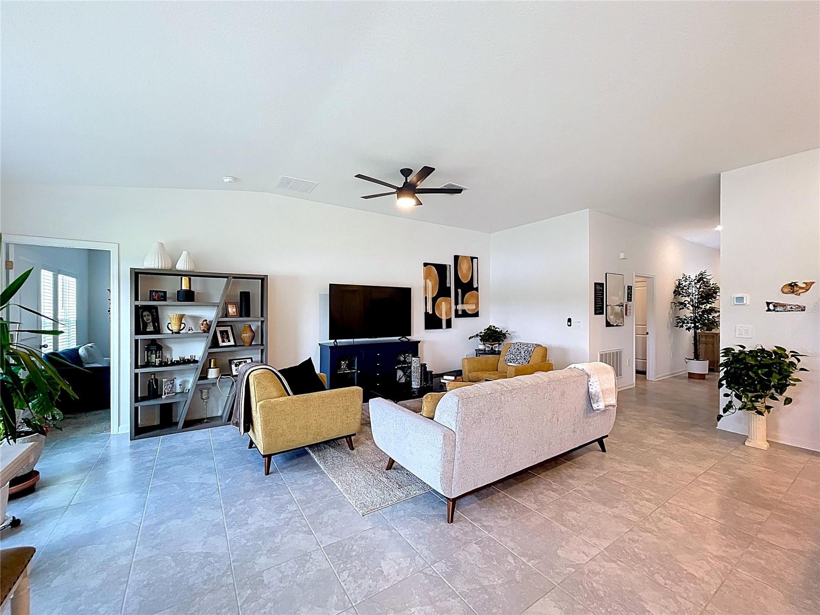RANCHES/LK MCLEOD II - Residential Lease