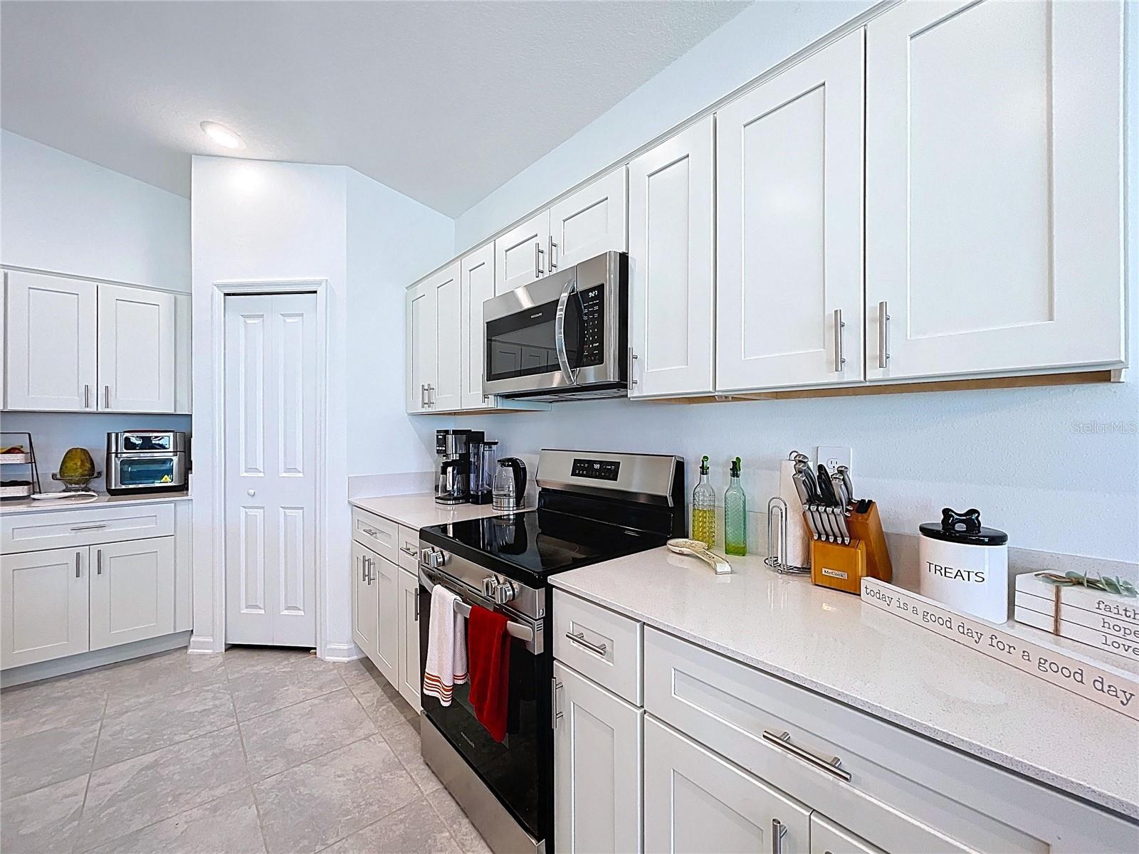 RANCHES/LK MCLEOD II - Residential Lease
