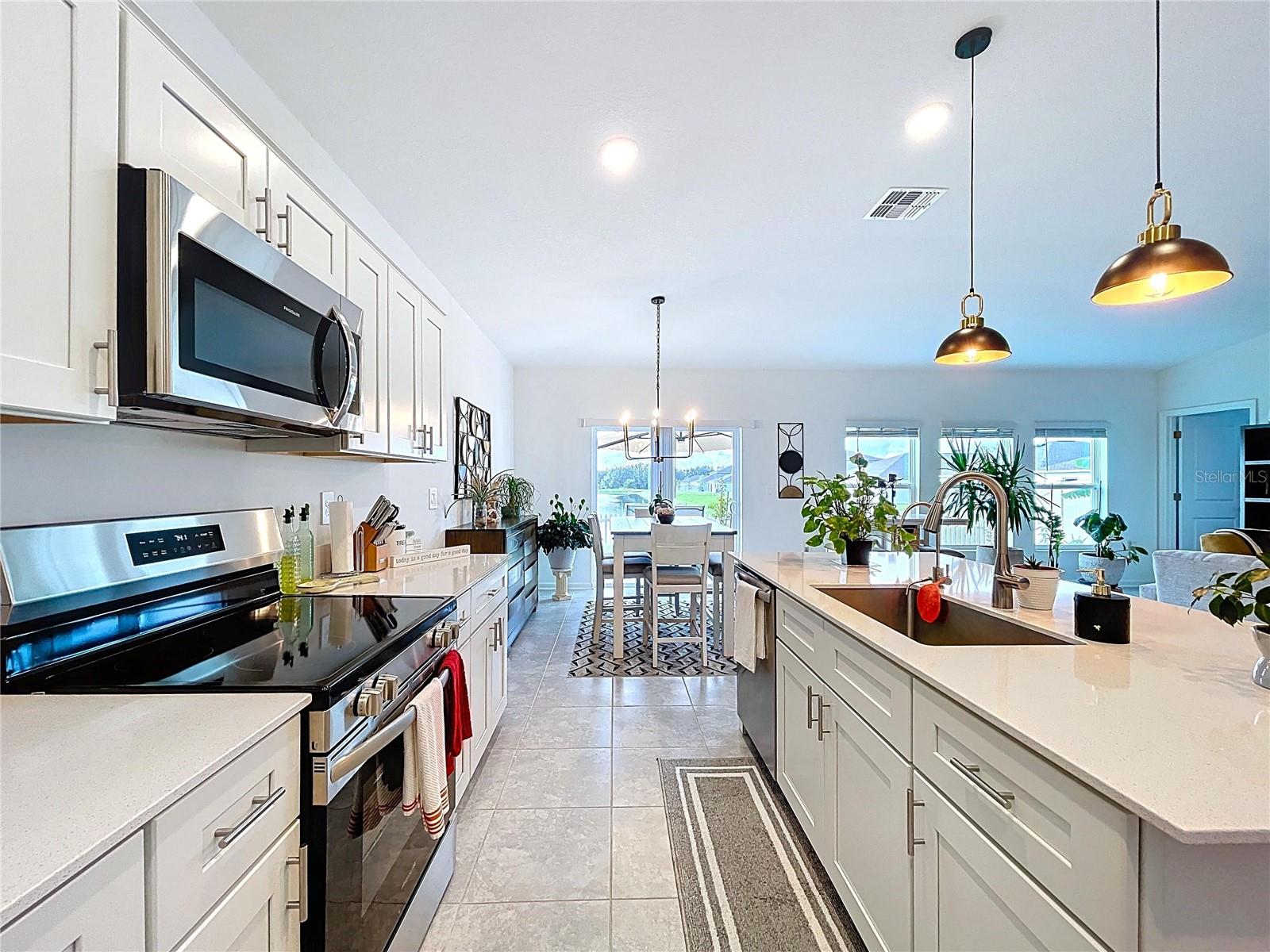 RANCHES/LK MCLEOD II - Residential Lease