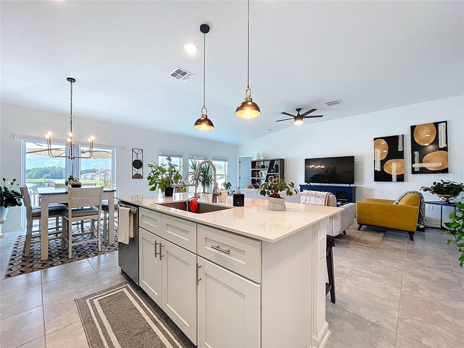 RANCHES/LK MCLEOD II - Residential Lease