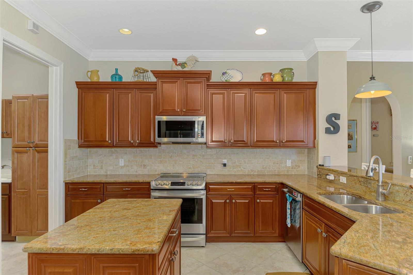 RIVERWOOD - Residential