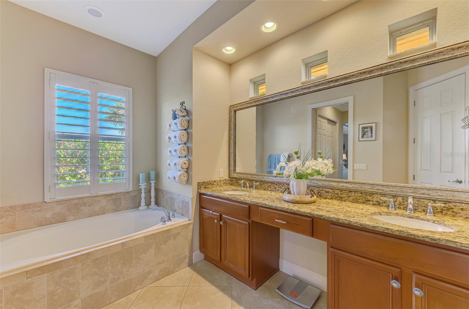 RIVERWOOD - Residential