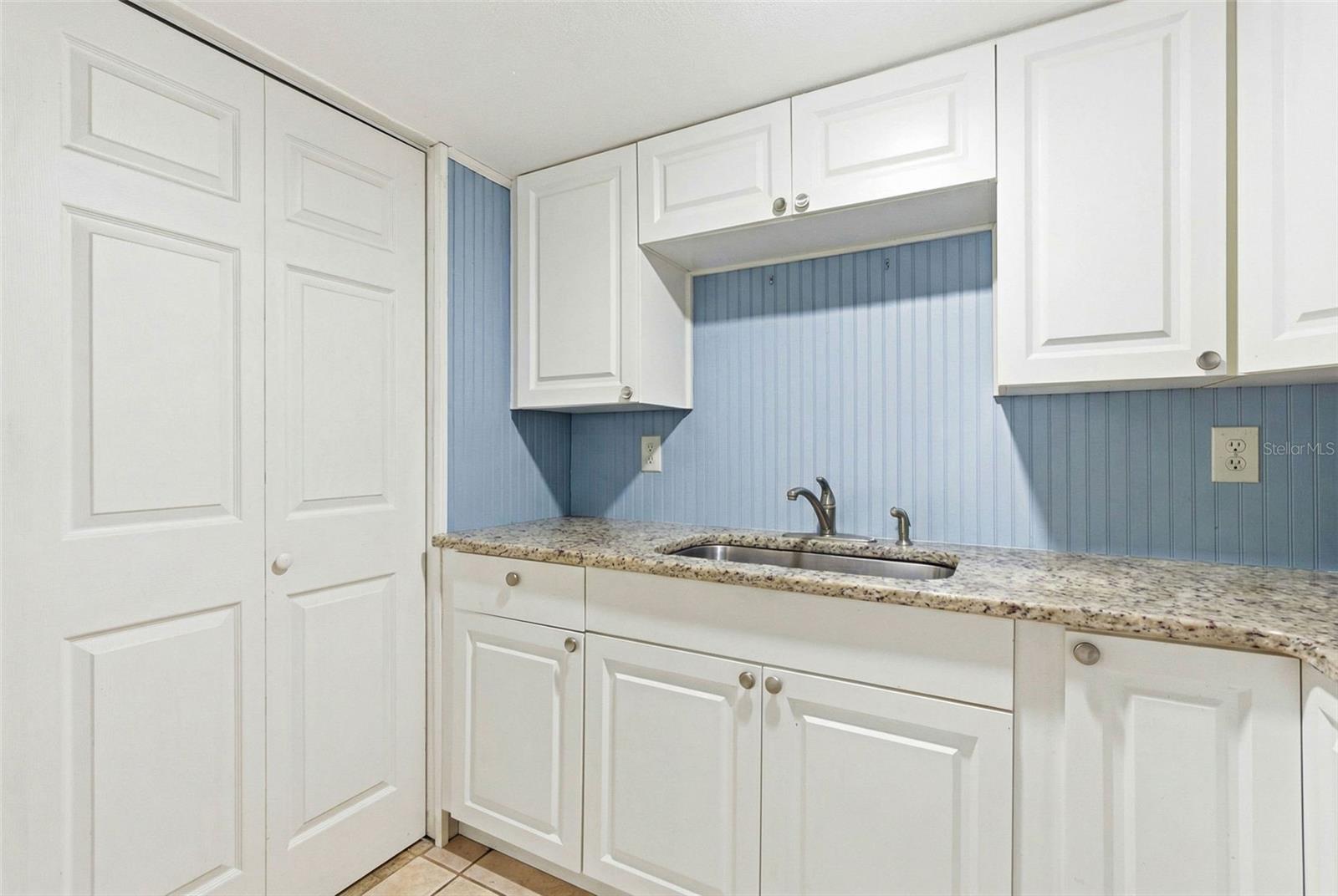 N S JONES ADD TO MANATEE - Residential Income