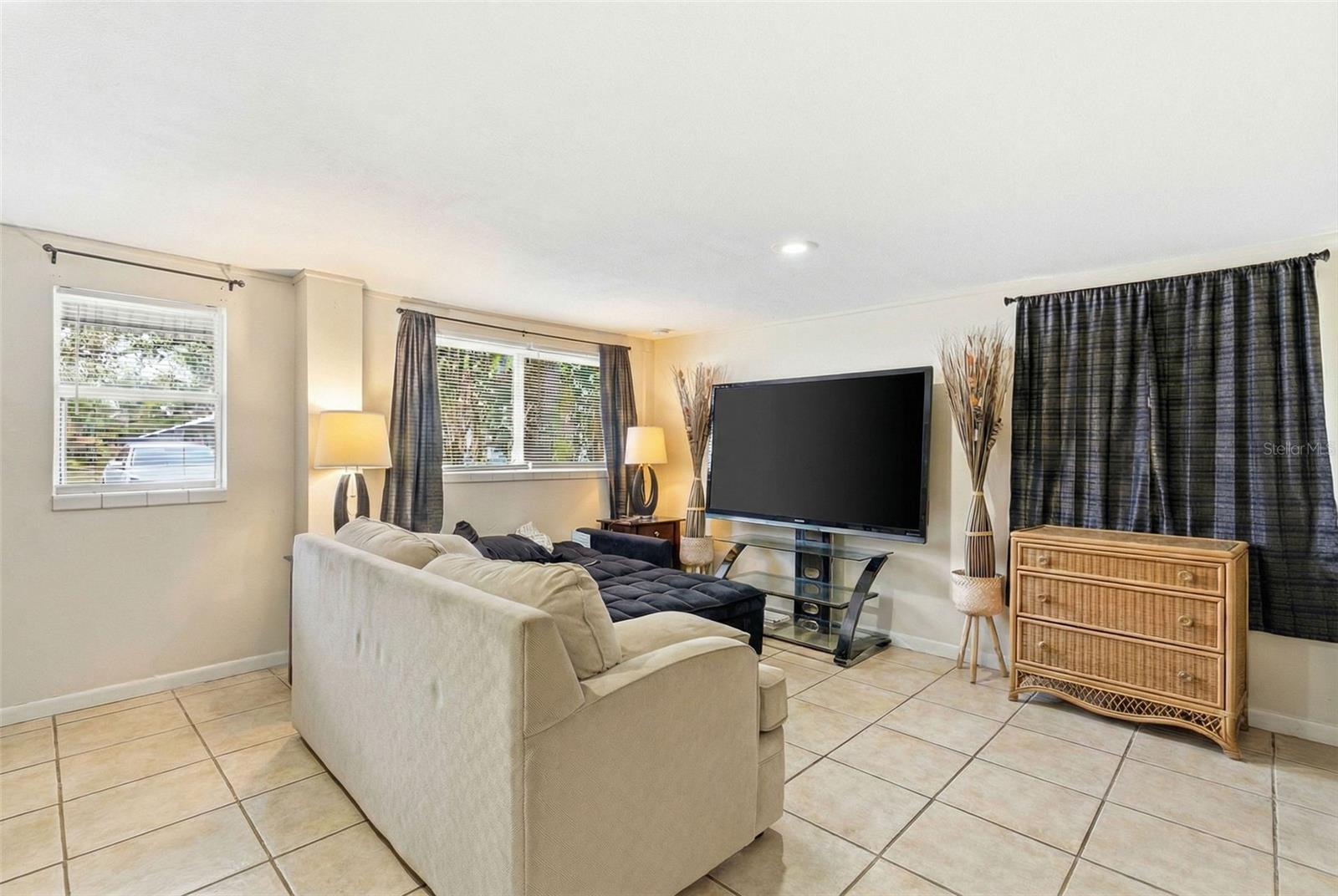 N S JONES ADD TO MANATEE - Residential Income