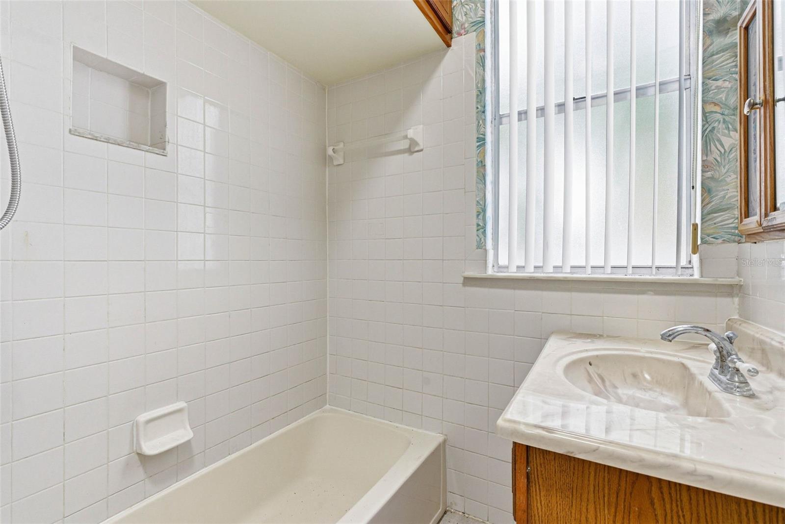 N S JONES ADD TO MANATEE - Residential Income