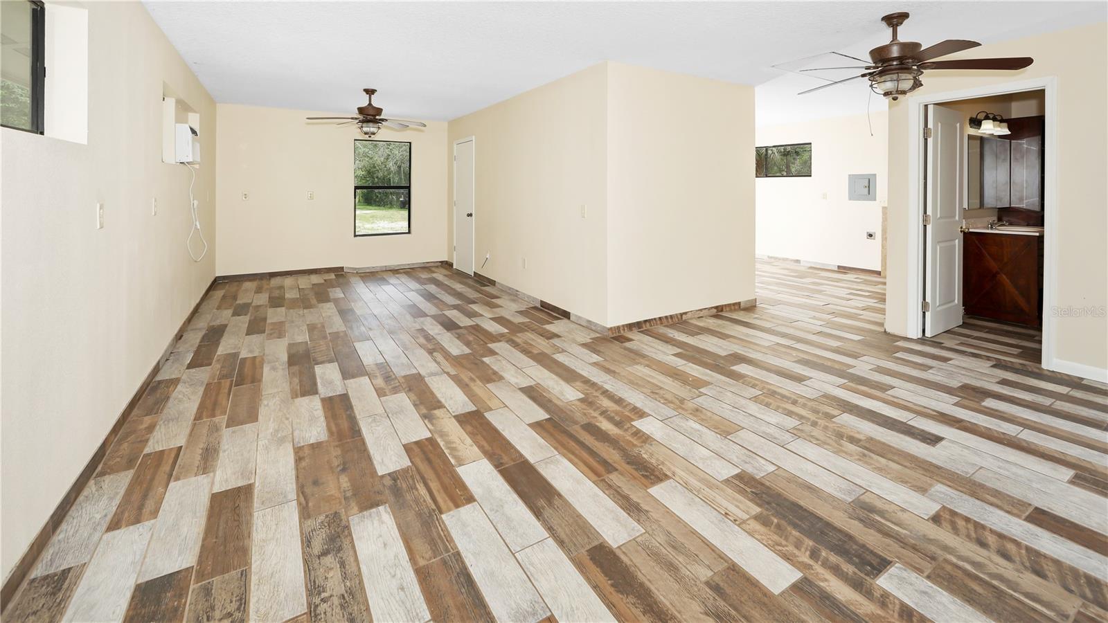 ST. JOHNS RIVER PARK - Residential