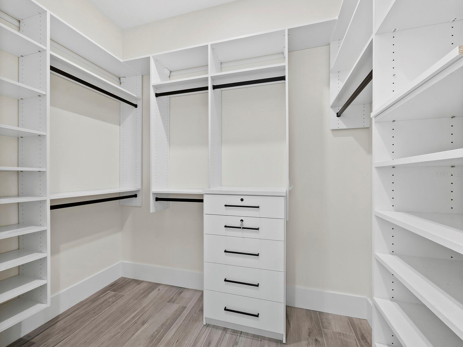 LONGBEACH ON LONGBOAT KEY - Residential