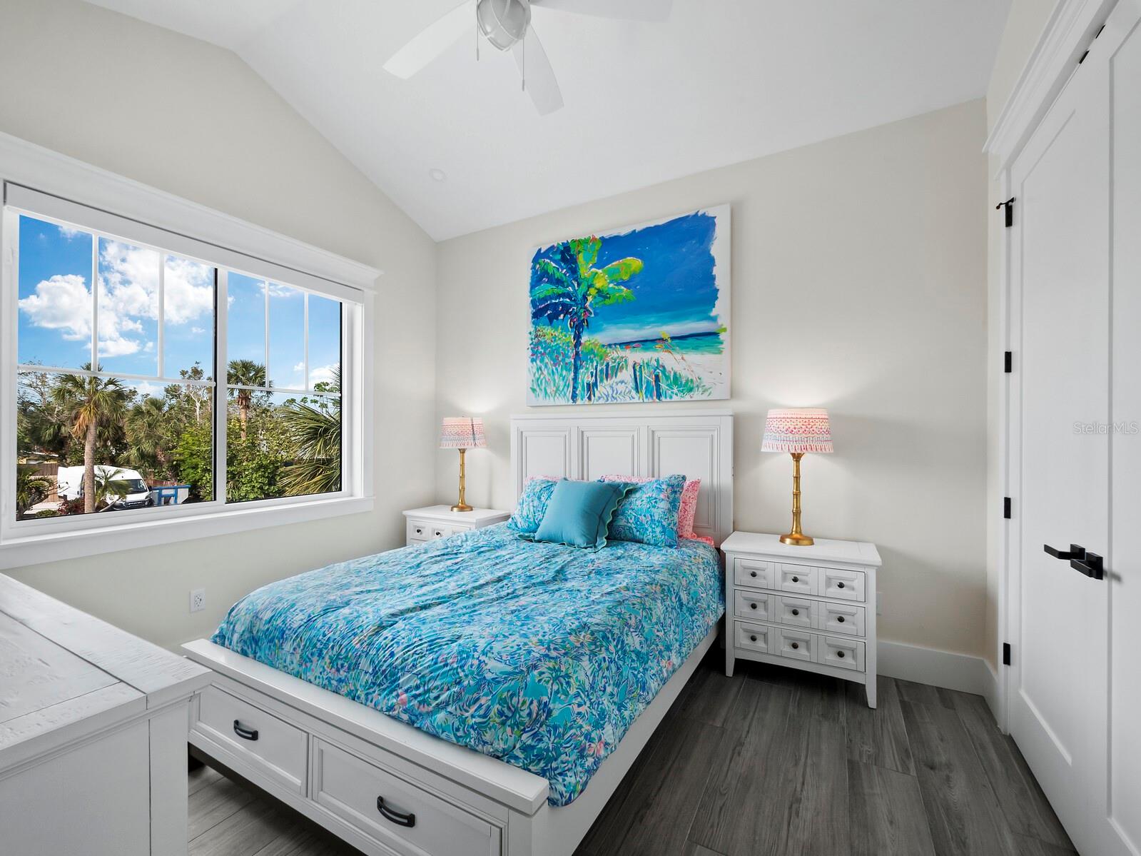 LONGBEACH ON LONGBOAT KEY - Residential