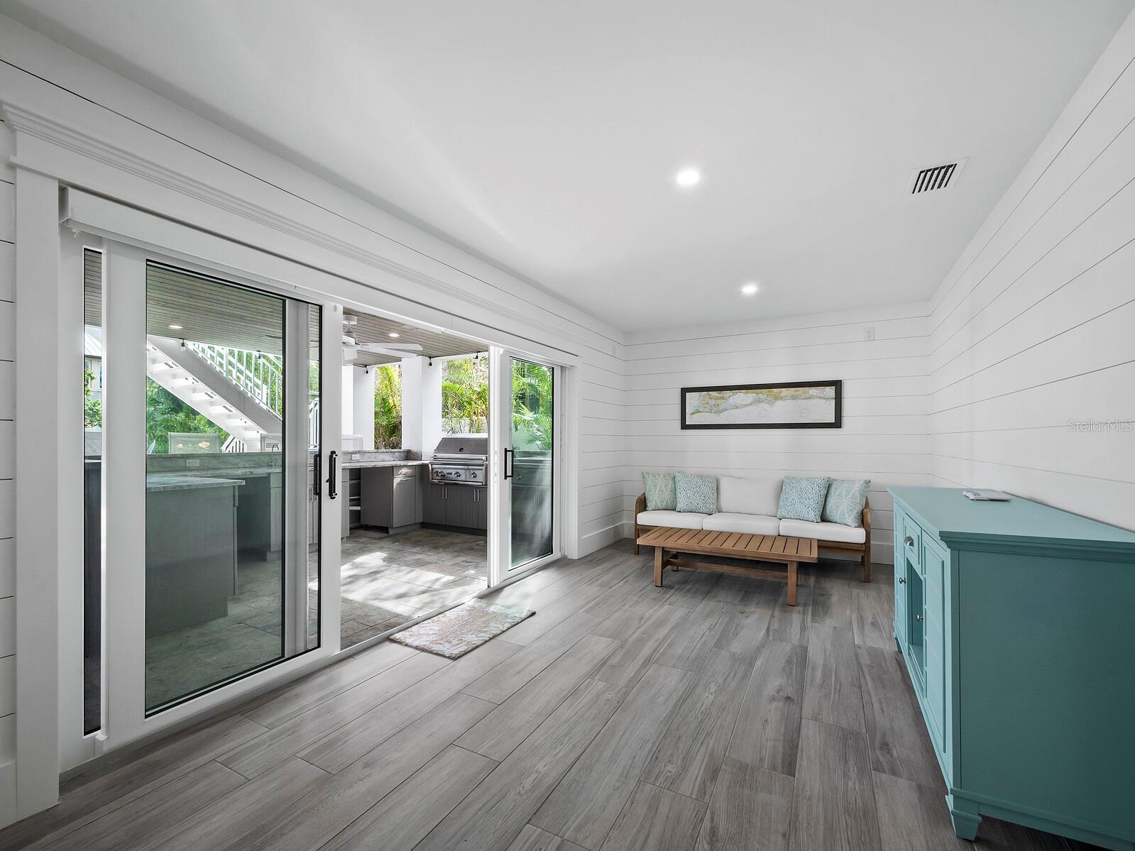 LONGBEACH ON LONGBOAT KEY - Residential