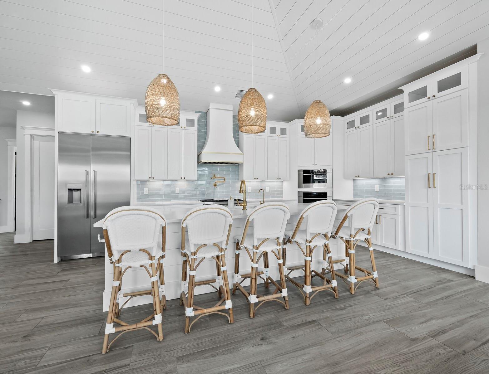 LONGBEACH ON LONGBOAT KEY - Residential