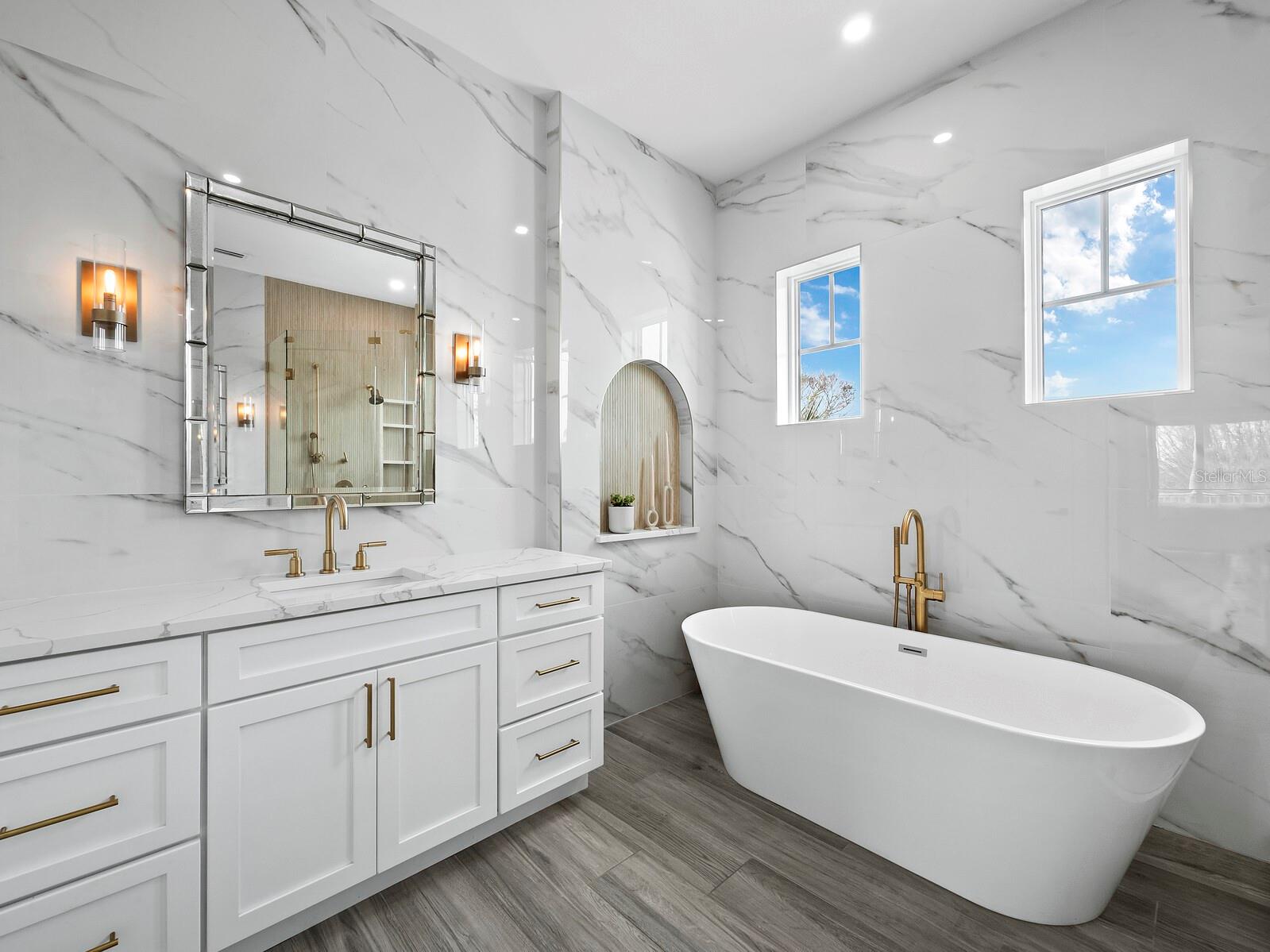 LONGBEACH ON LONGBOAT KEY - Residential