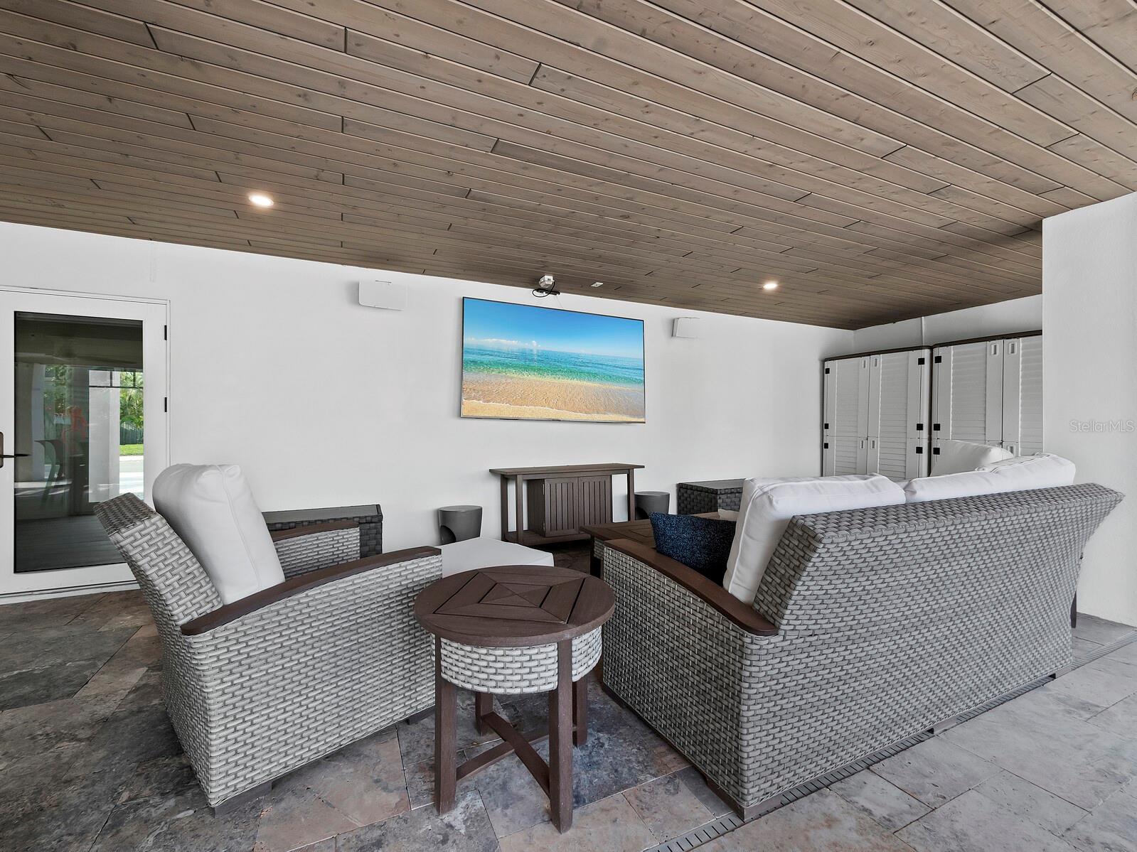 LONGBEACH ON LONGBOAT KEY - Residential