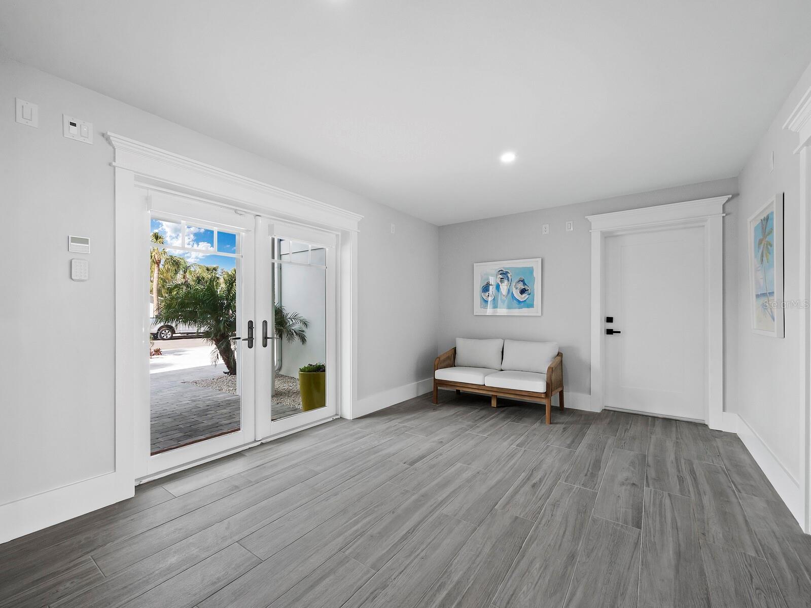 LONGBEACH ON LONGBOAT KEY - Residential