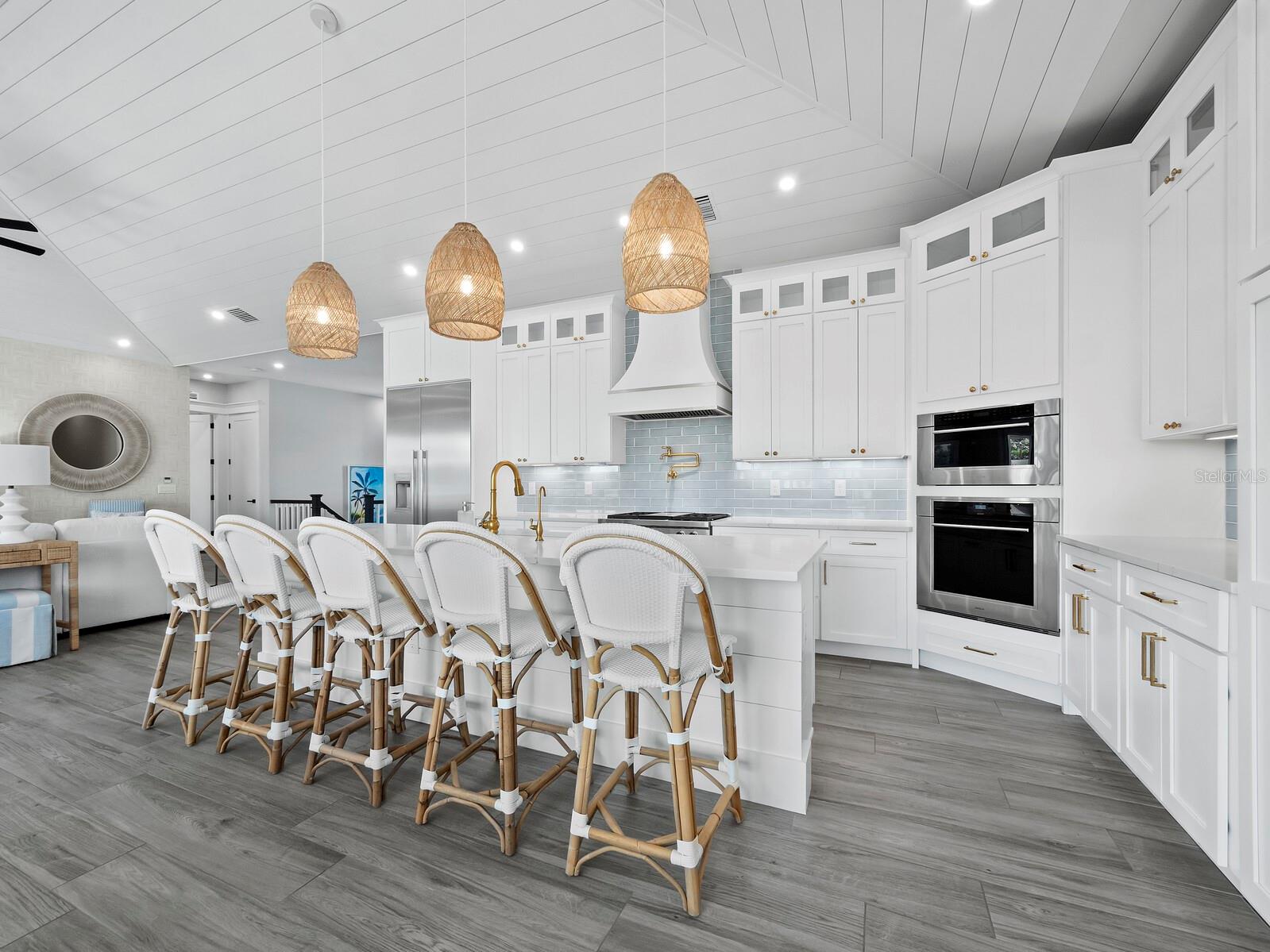 LONGBEACH ON LONGBOAT KEY - Residential