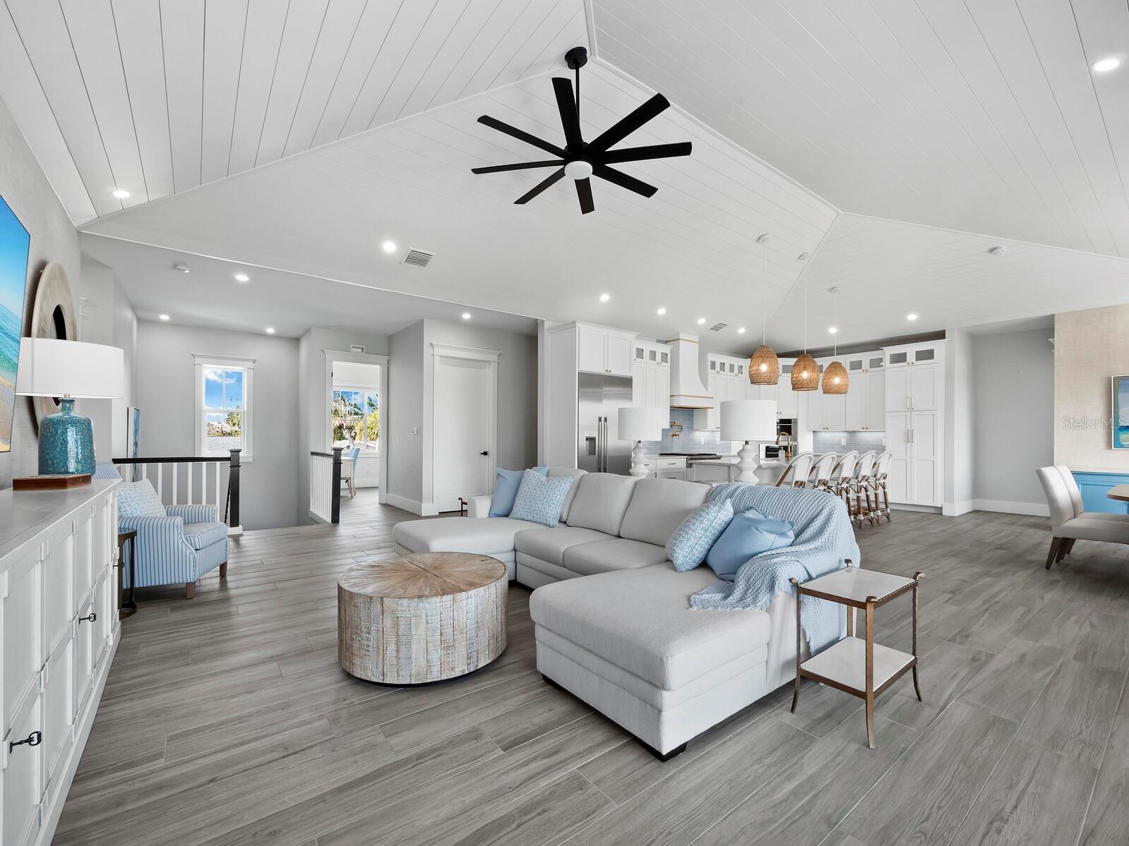 LONGBEACH ON LONGBOAT KEY - Residential