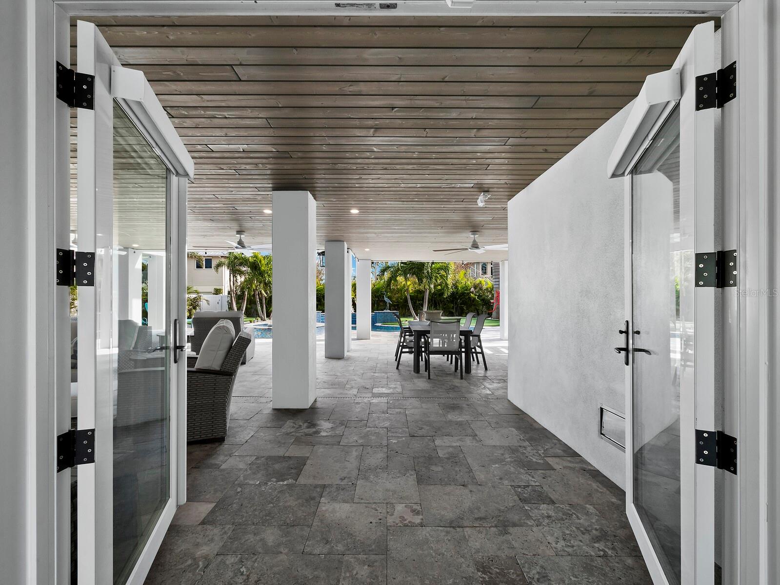 LONGBEACH ON LONGBOAT KEY - Residential