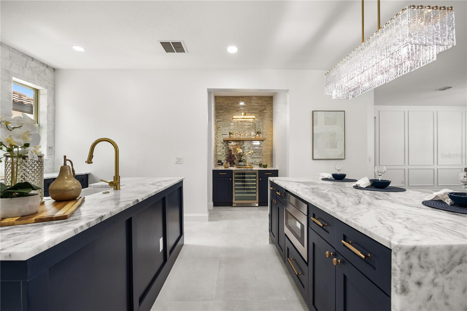 8349 VIVARO ISLE WAY