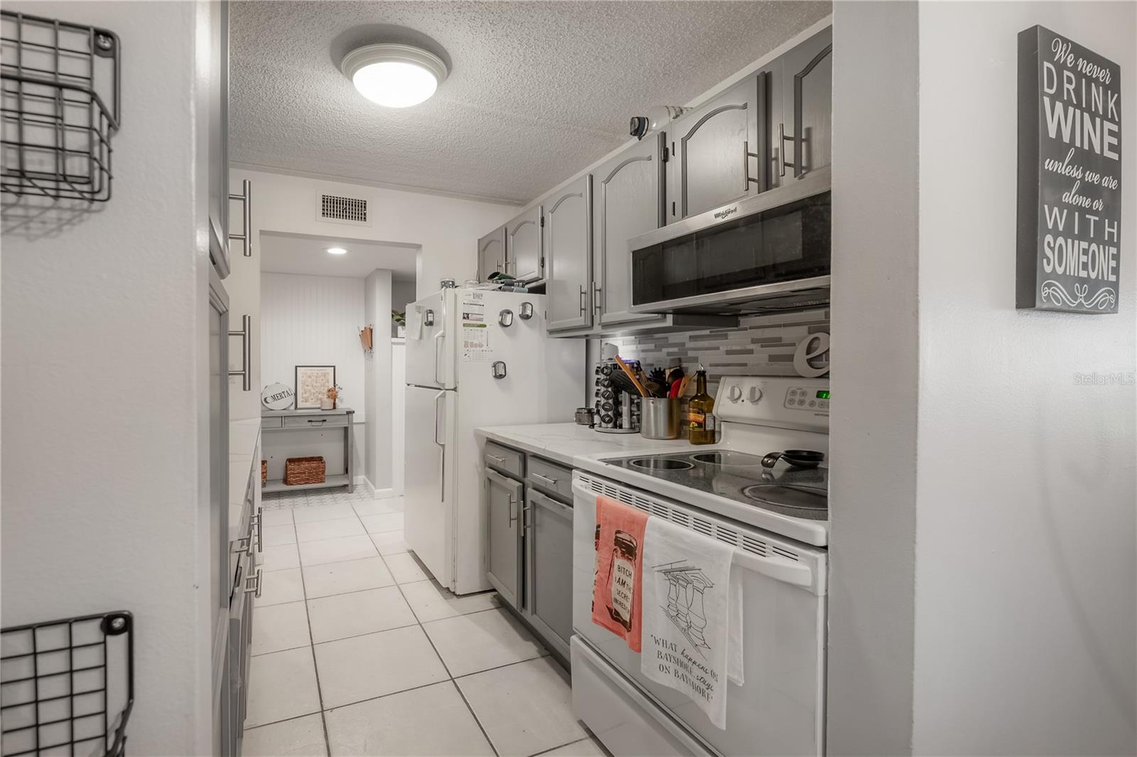 3325 BAYSHORE BOULEVARD F14