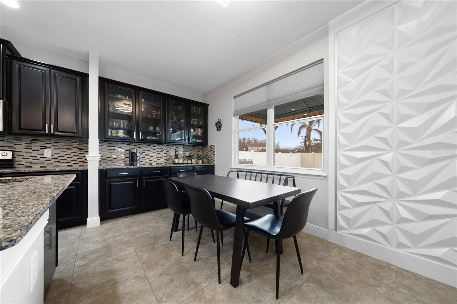 POINTE/HUNTERS CRK - Residential