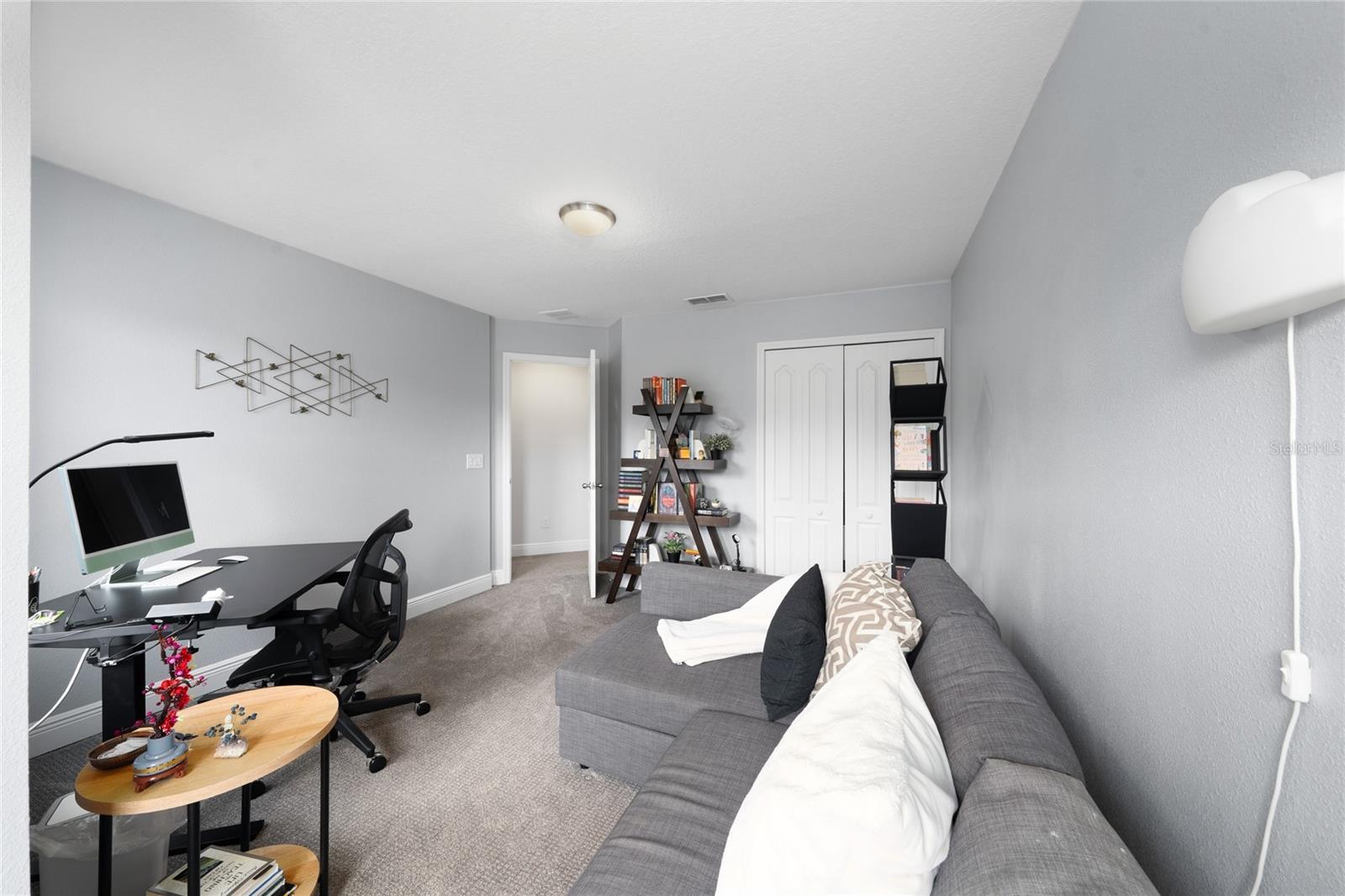 POINTE/HUNTERS CRK - Residential