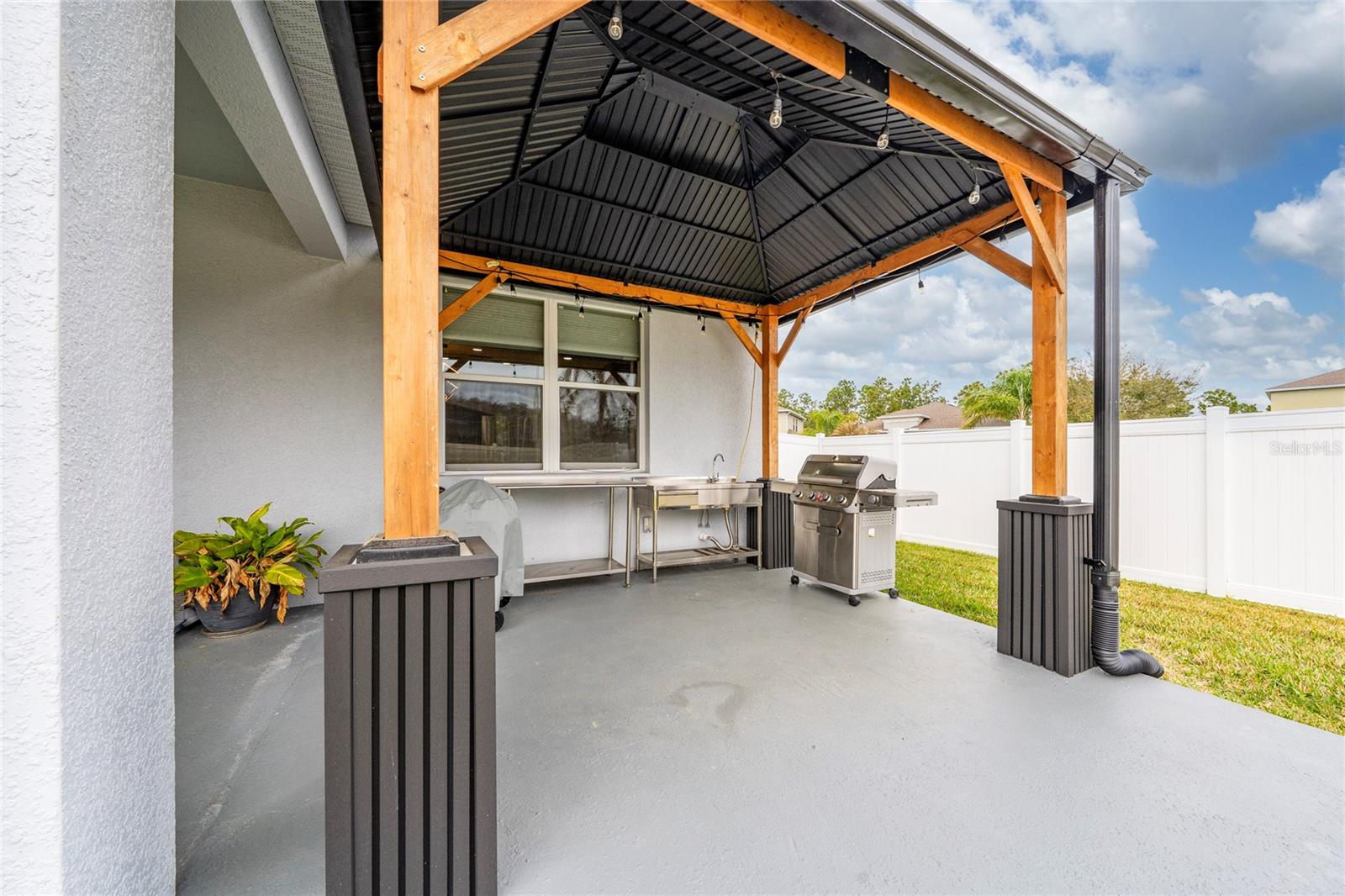 POINTE/HUNTERS CRK - Residential