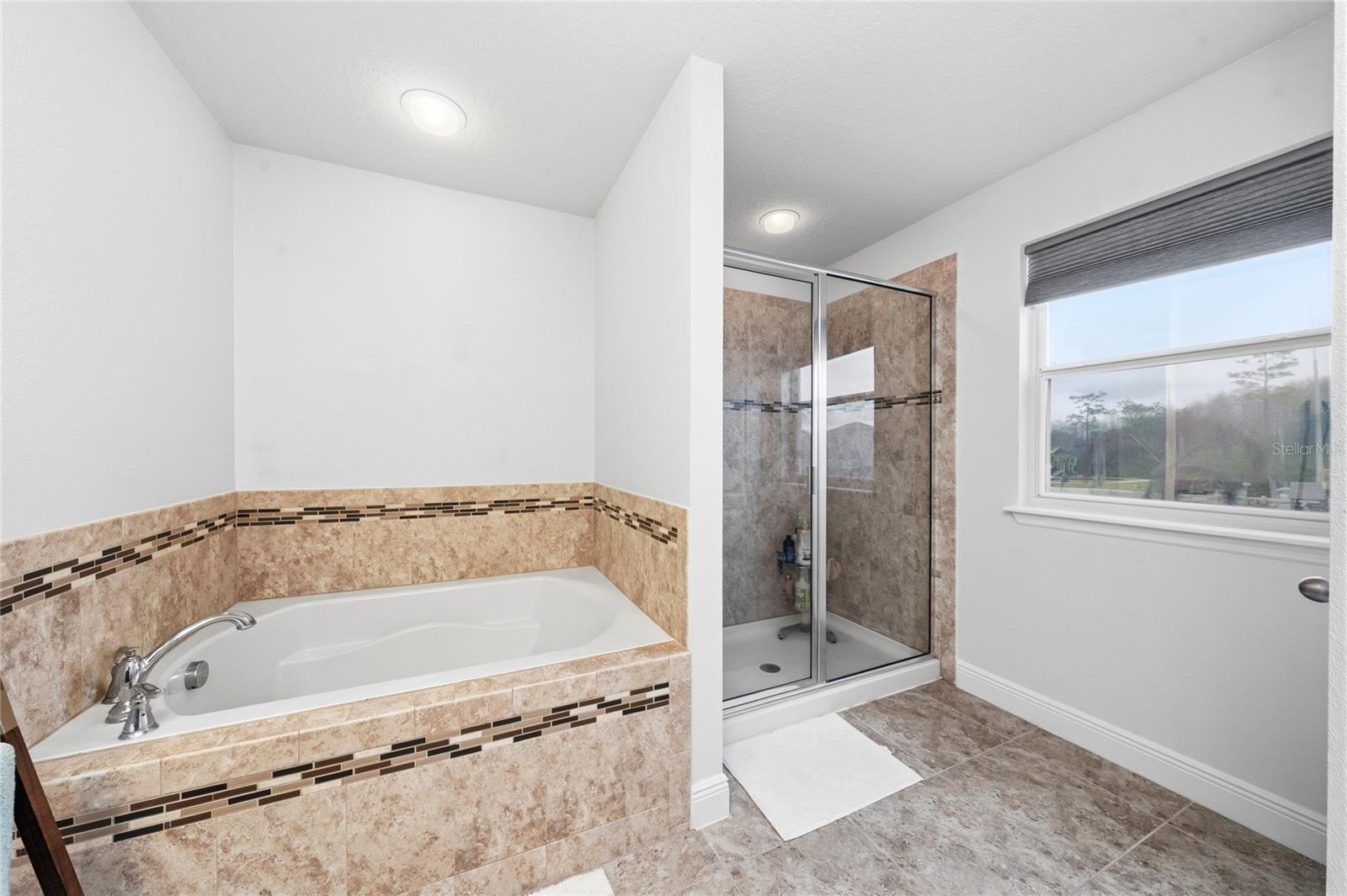 POINTE/HUNTERS CRK - Residential