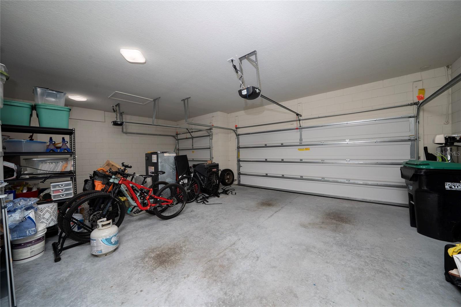 POINTE/HUNTERS CRK - Residential