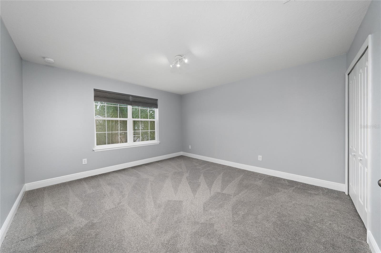 POINTE/HUNTERS CRK - Residential