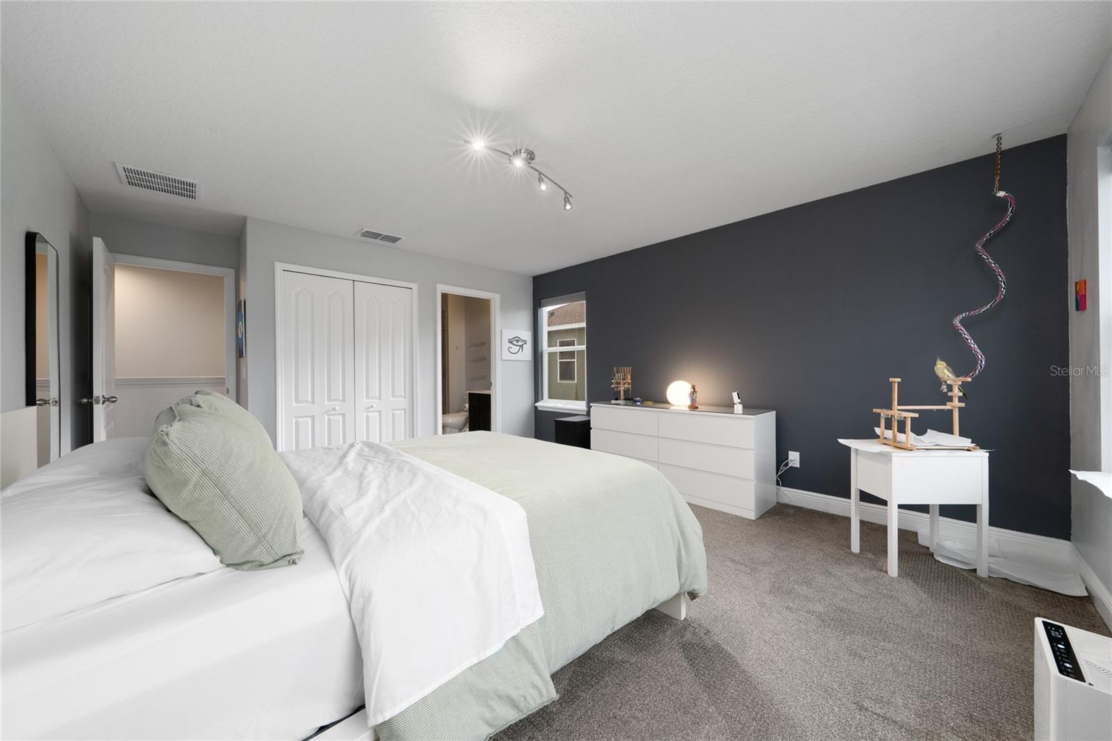 POINTE/HUNTERS CRK - Residential