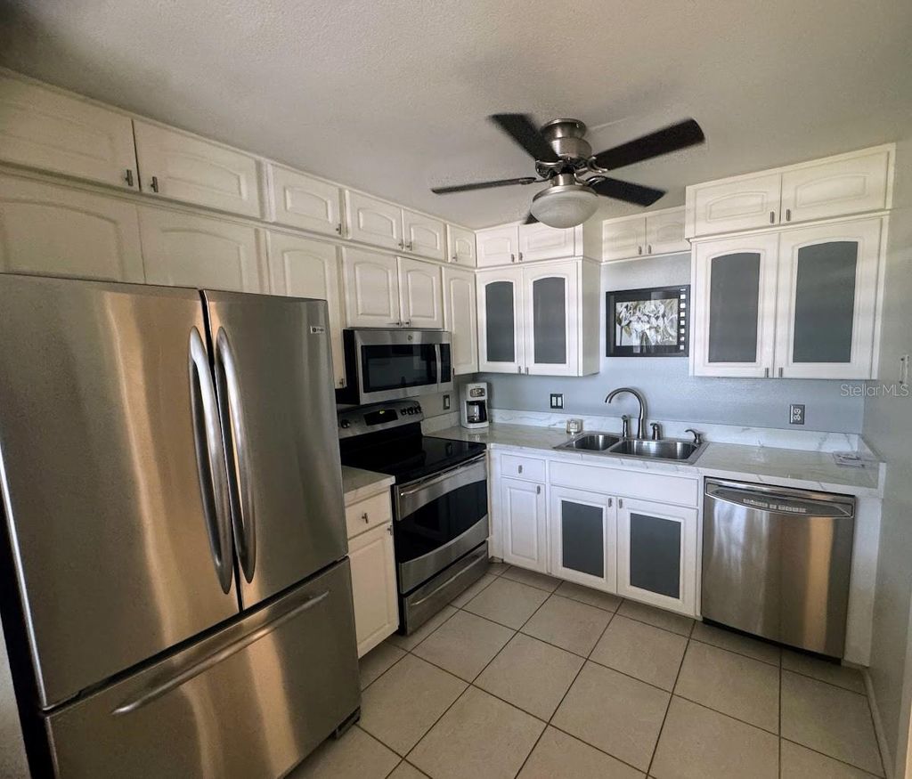 Photo of 647 Woodlawn Drive #647, Bradenton, FL 34210 (MLS # A4651994)