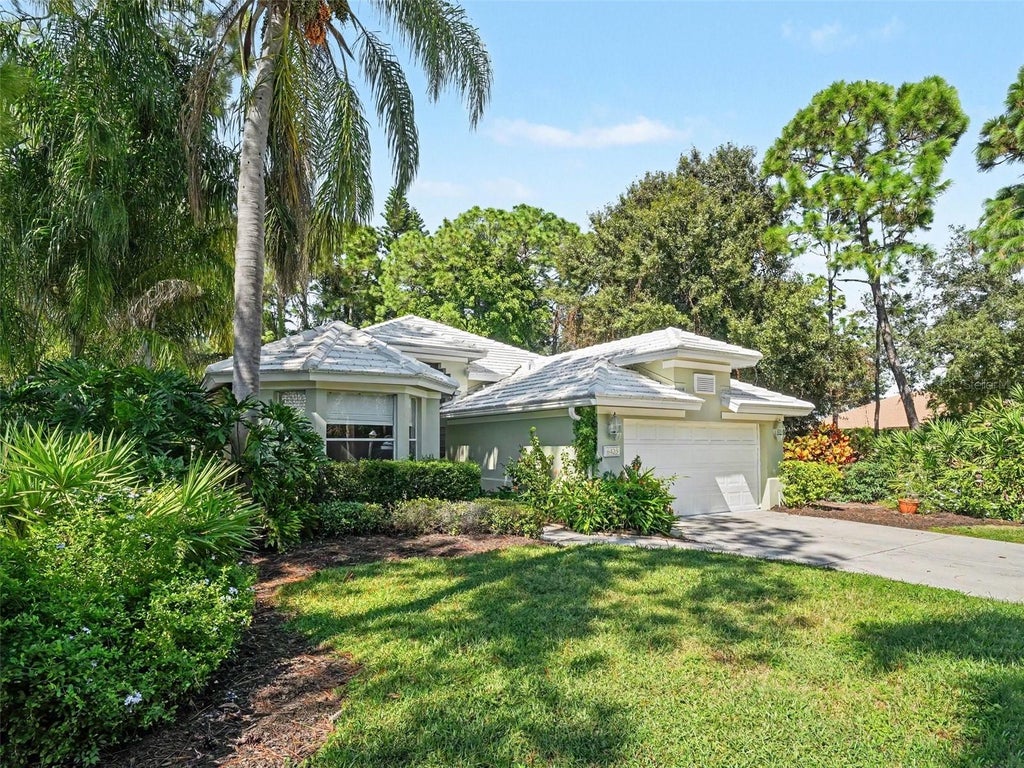 Photo of 6435 Berkshire Place, University Park, FL 34201 (MLS # A4708449)