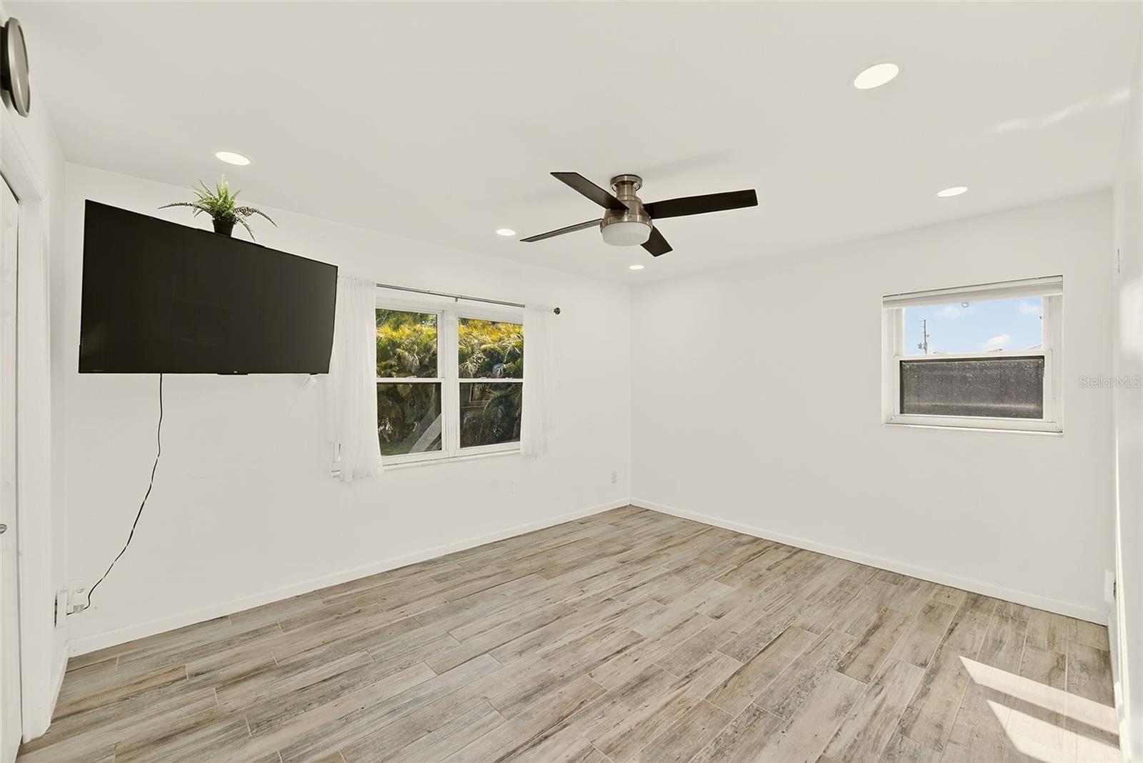 MEADOW LAWN - Residential