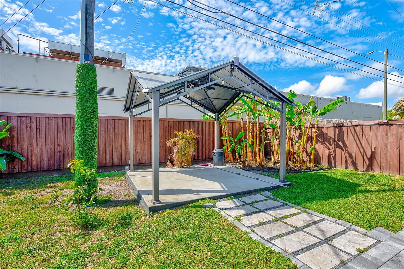 MEADOW LAWN - Residential