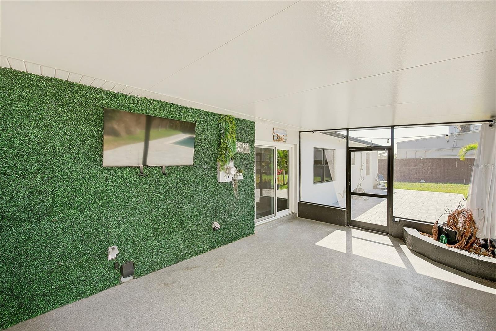 MEADOW LAWN - Residential