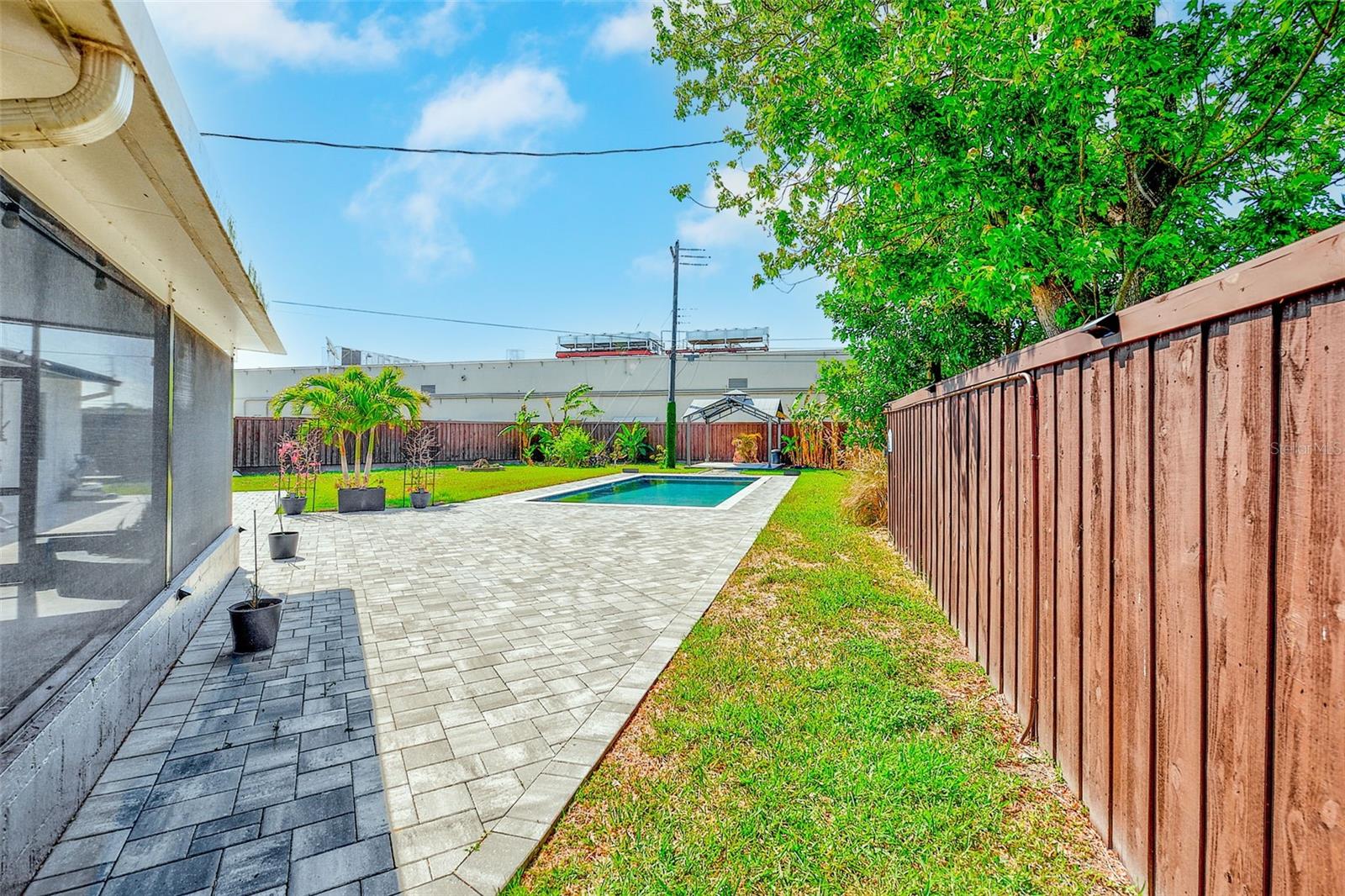 MEADOW LAWN - Residential