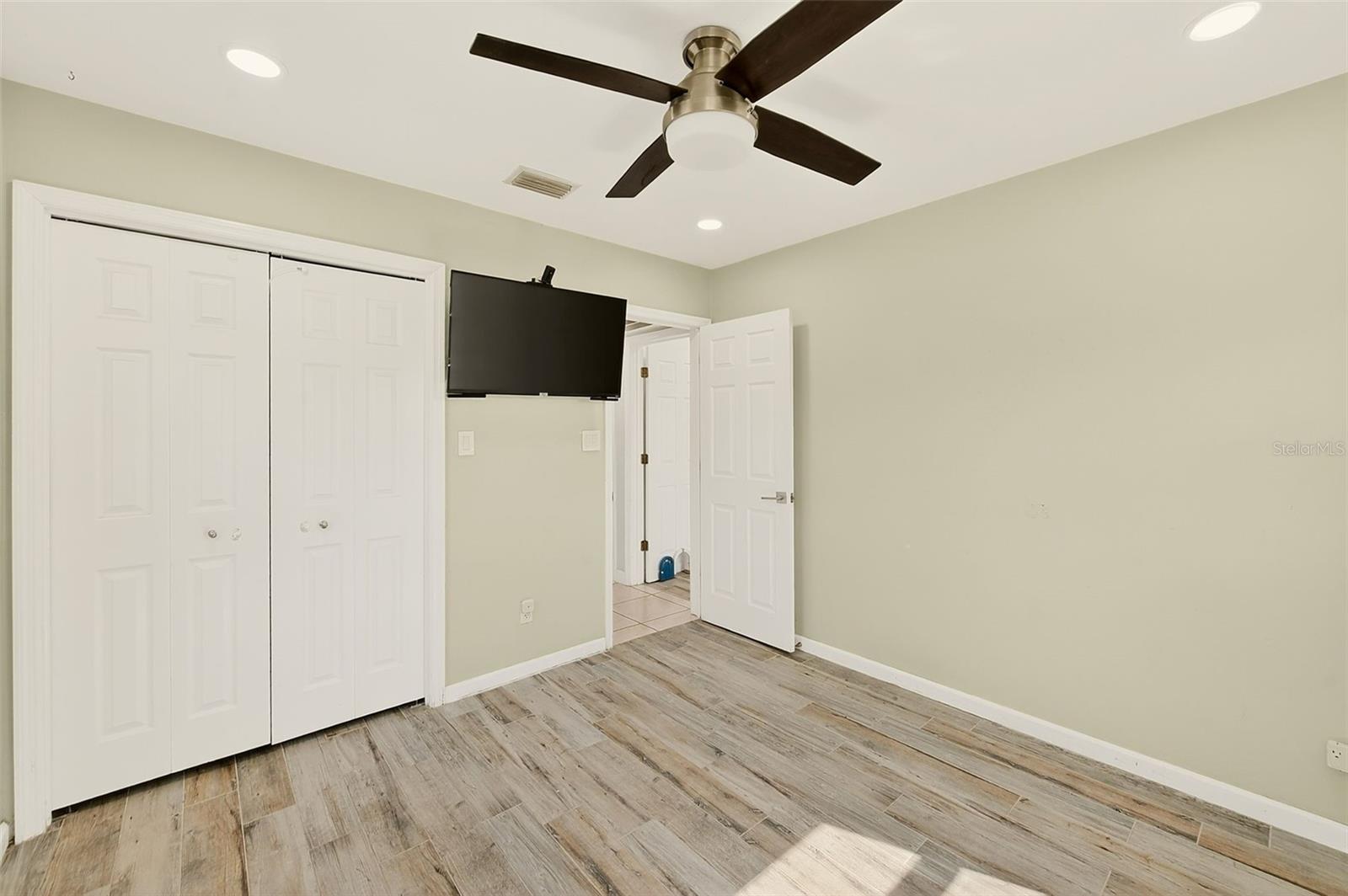 MEADOW LAWN - Residential