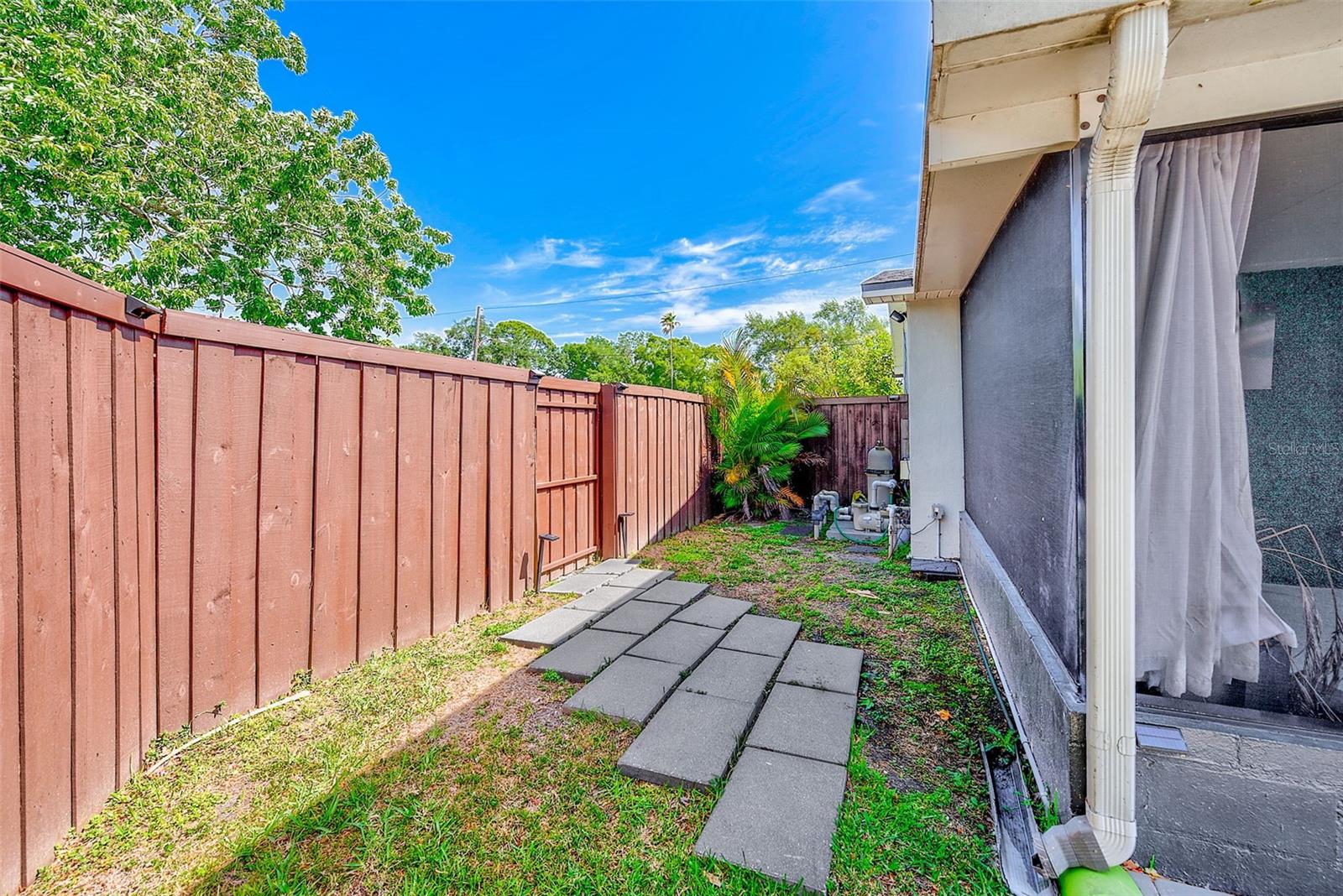 MEADOW LAWN - Residential