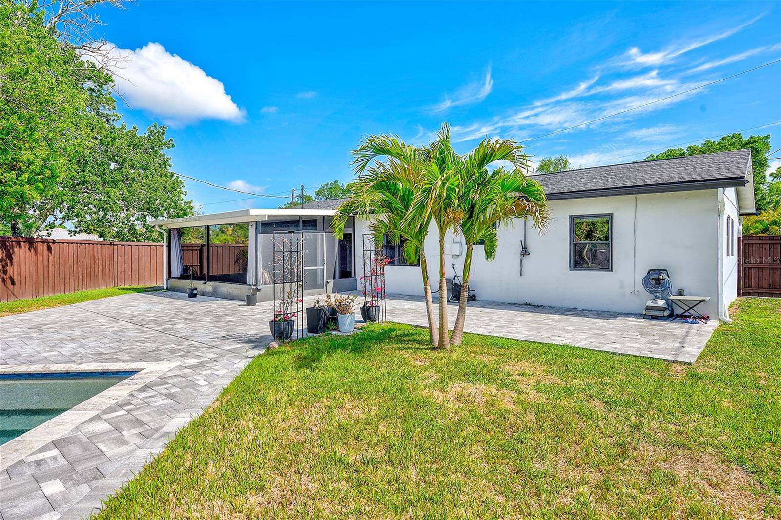 MEADOW LAWN - Residential