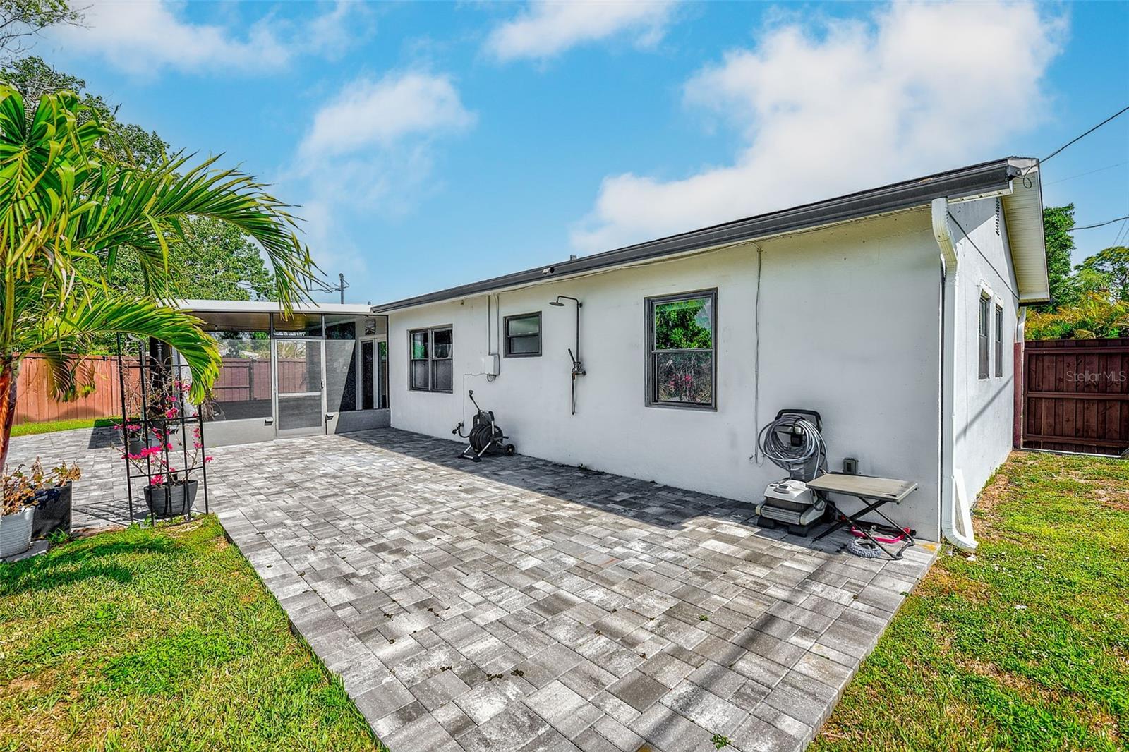 MEADOW LAWN - Residential